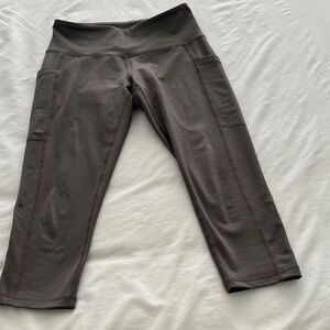 Zella Women's Gray Cropped Leggings